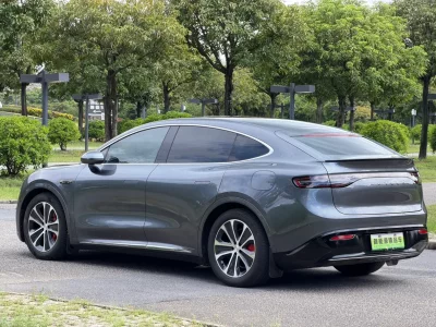 Luxeed Zhijie R7