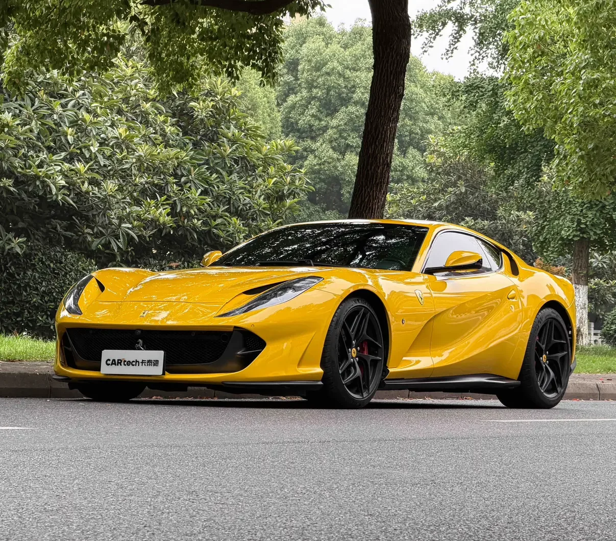Ferrari 812