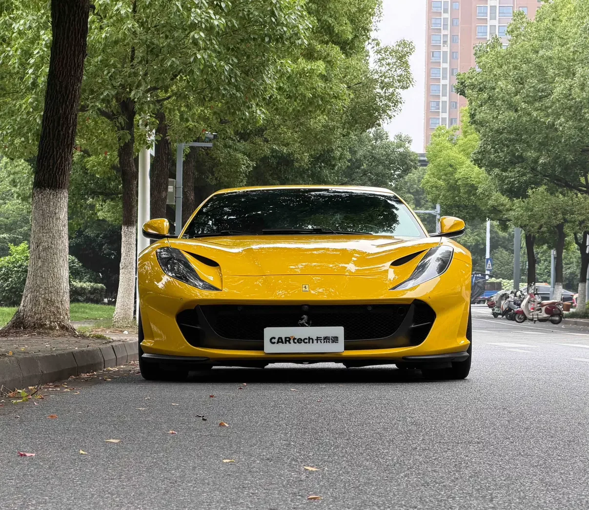 Ferrari 812
