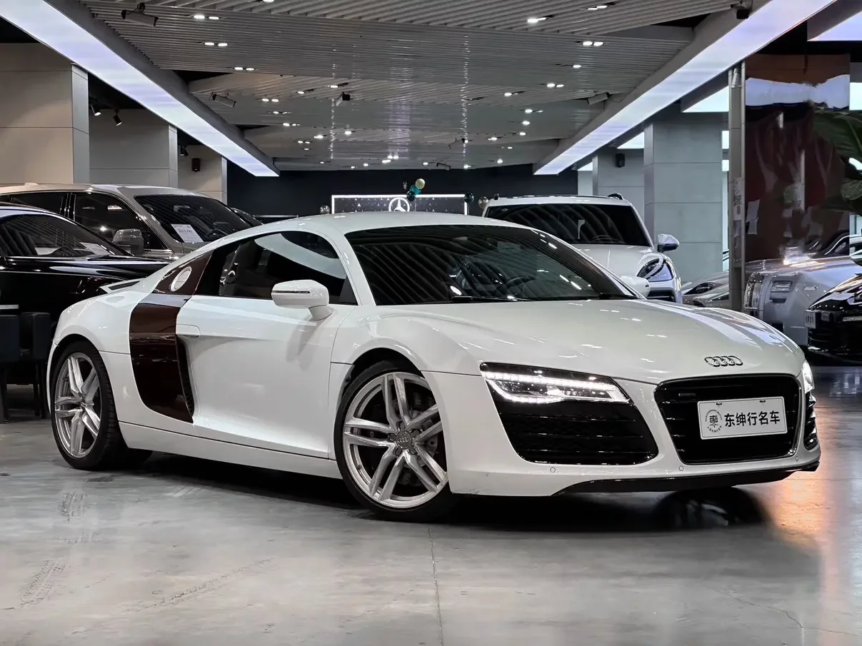 Audi R8