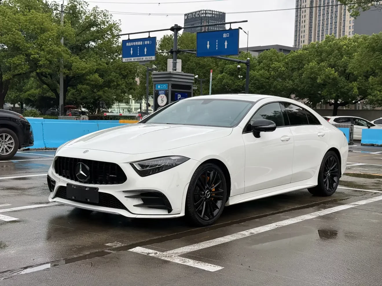 Mercedes-Benz CLS