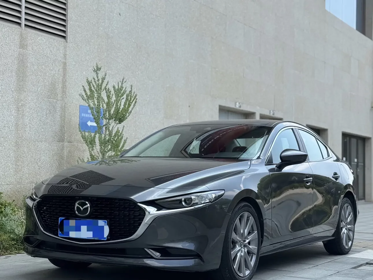 Mazda Axela (3)