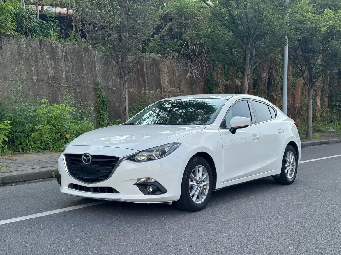 Mazda Axela (3)