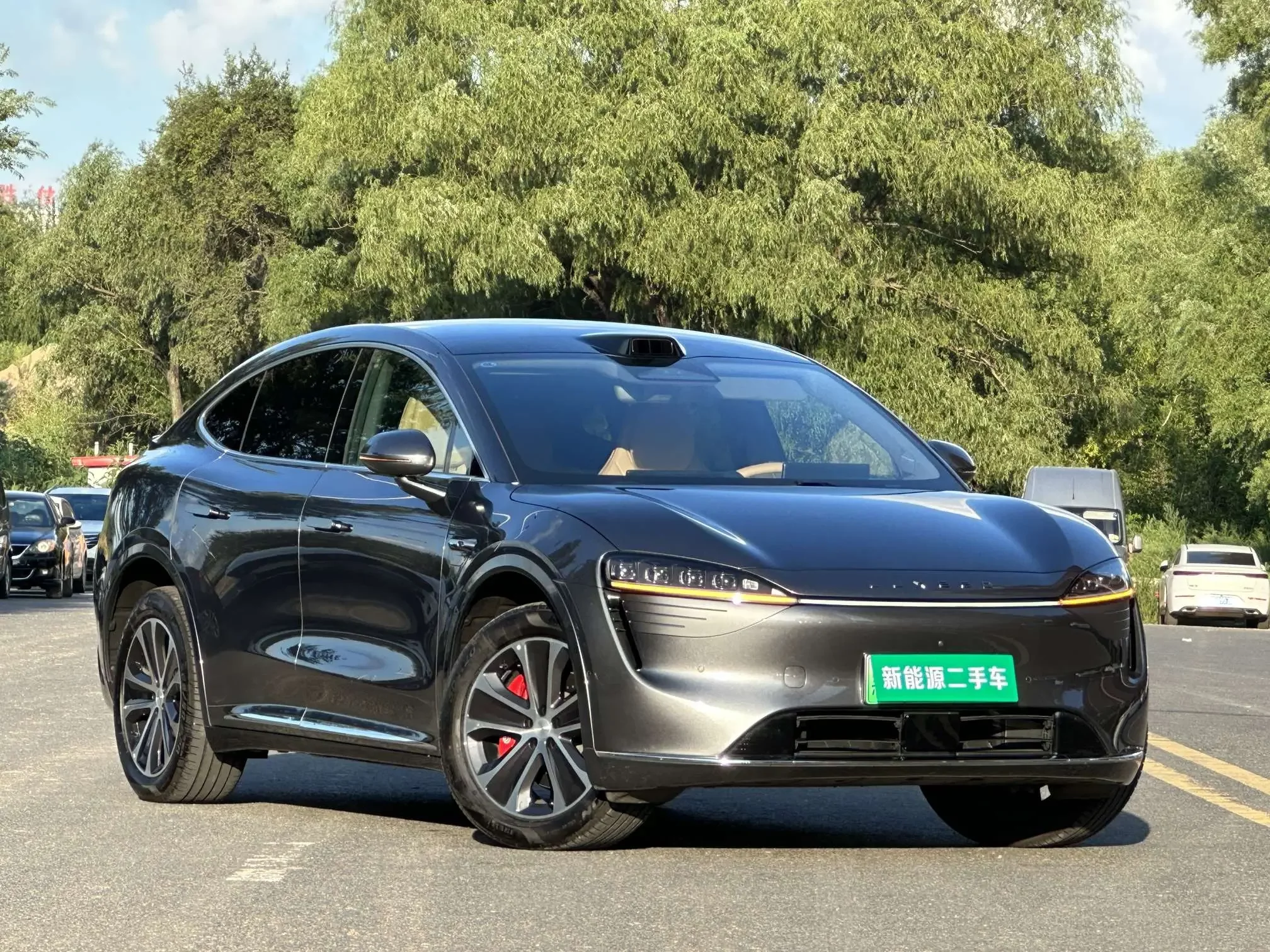 Luxeed Zhijie R7