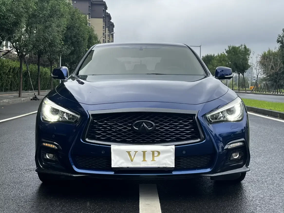 Infiniti Q50L