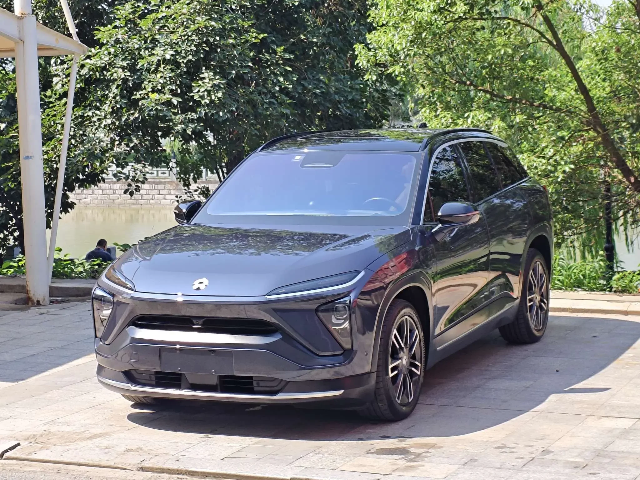 NIO ES6