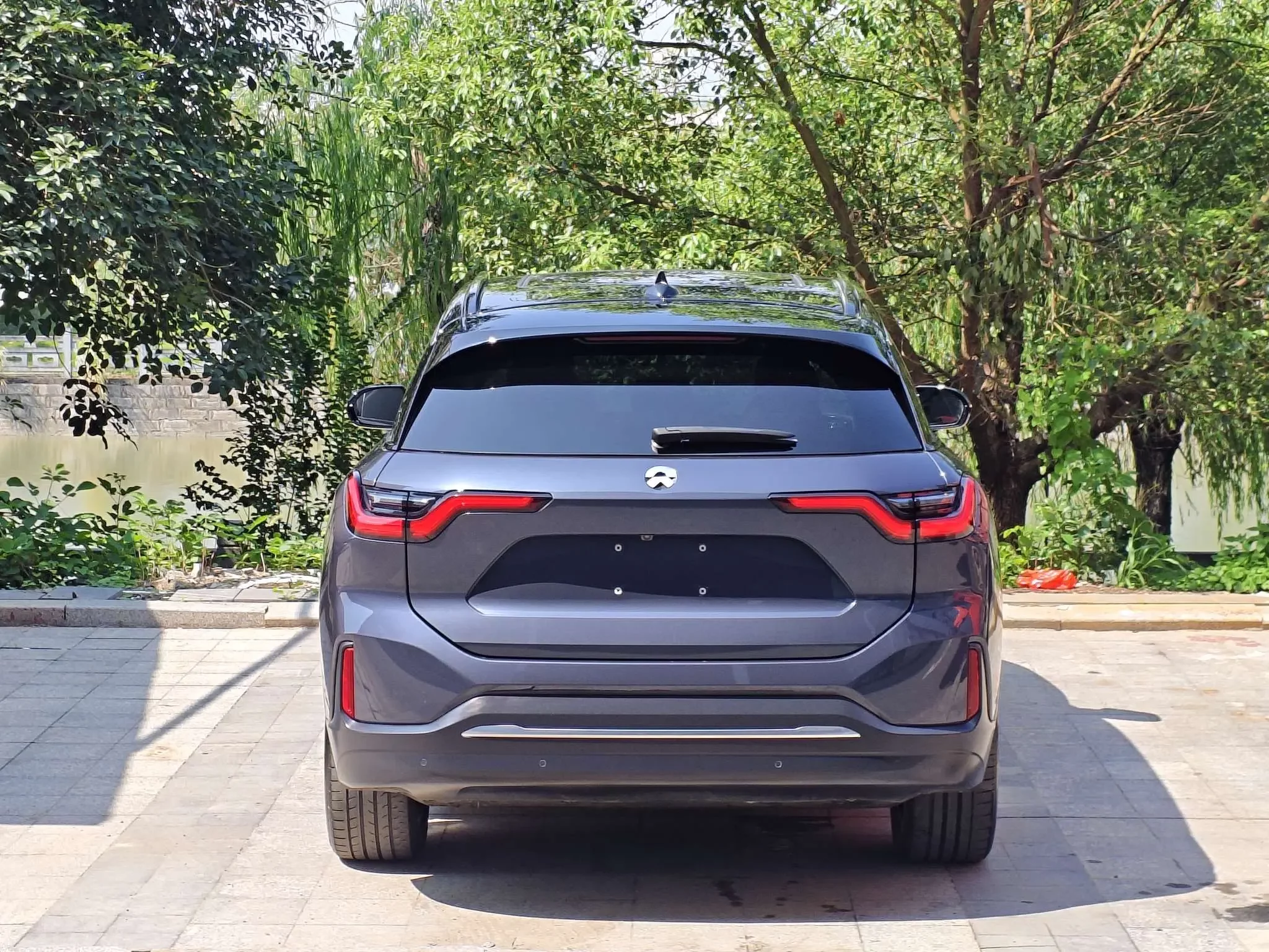 NIO ES6