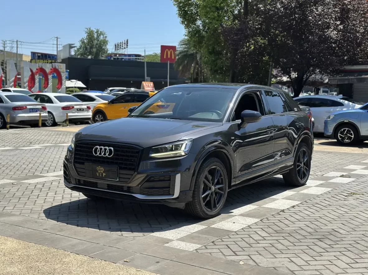 Audi Q2L