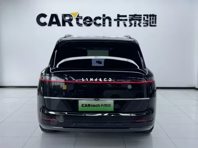 Lynk & Co 900