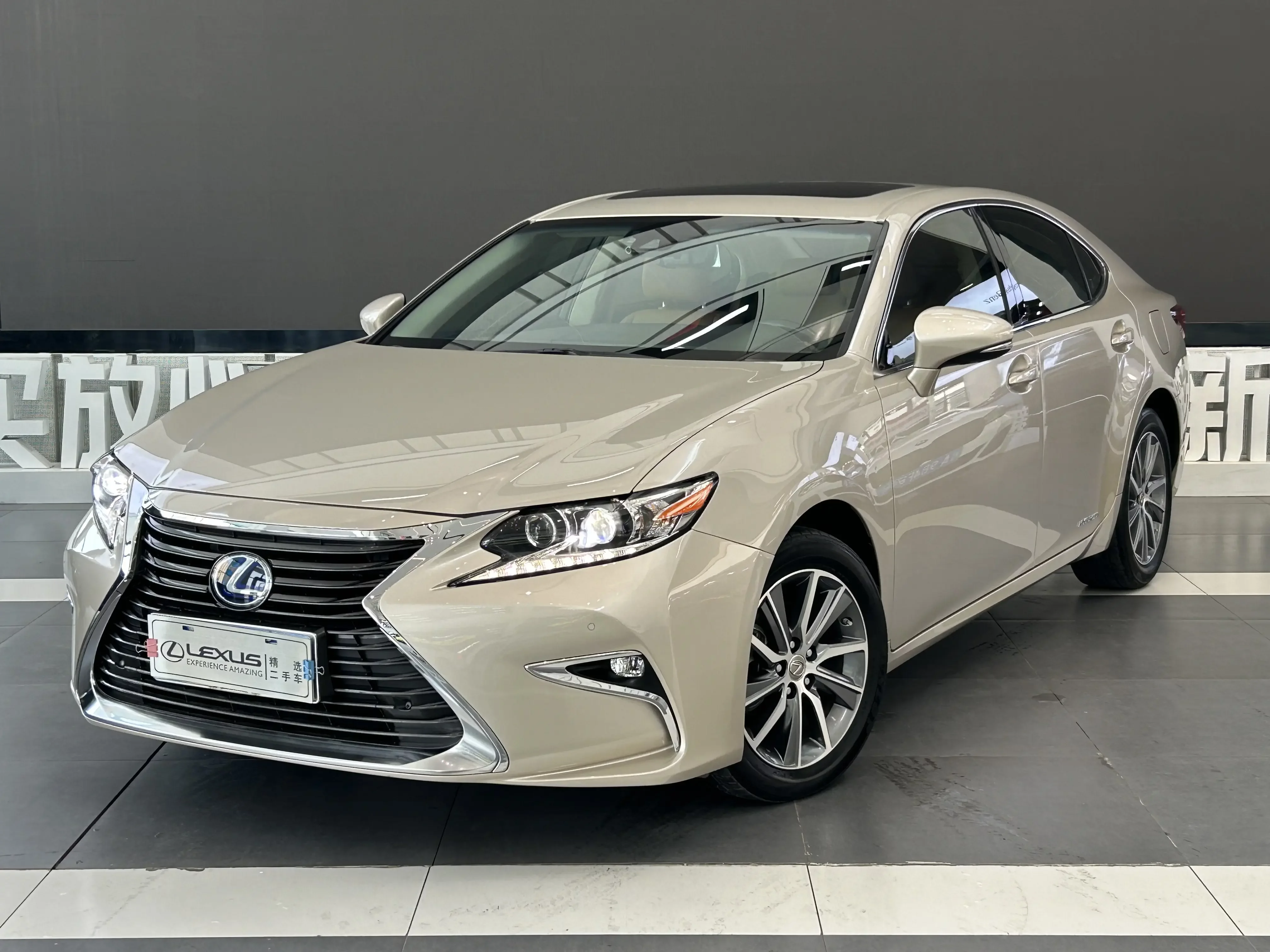 Lexus ES