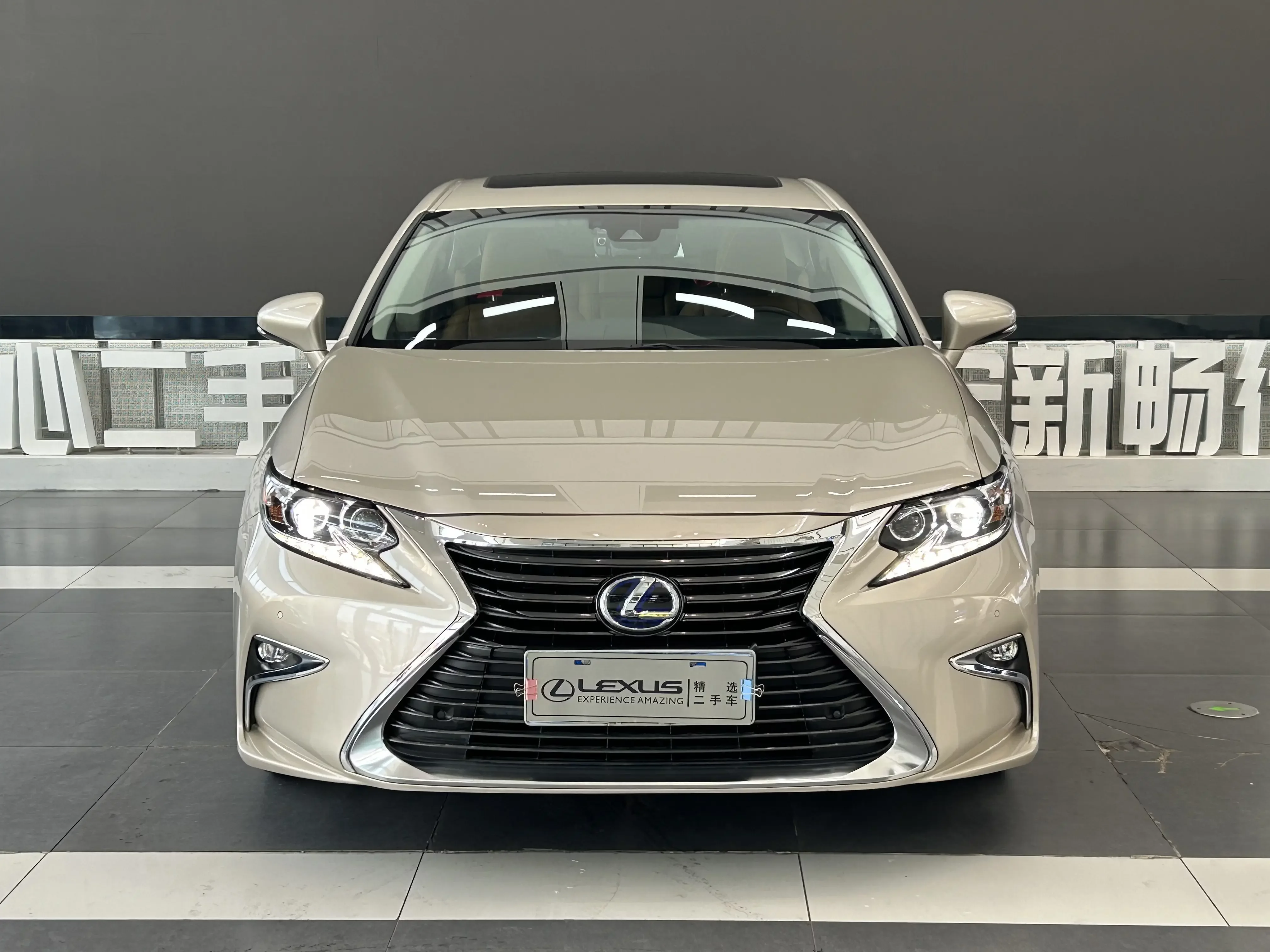 Lexus ES