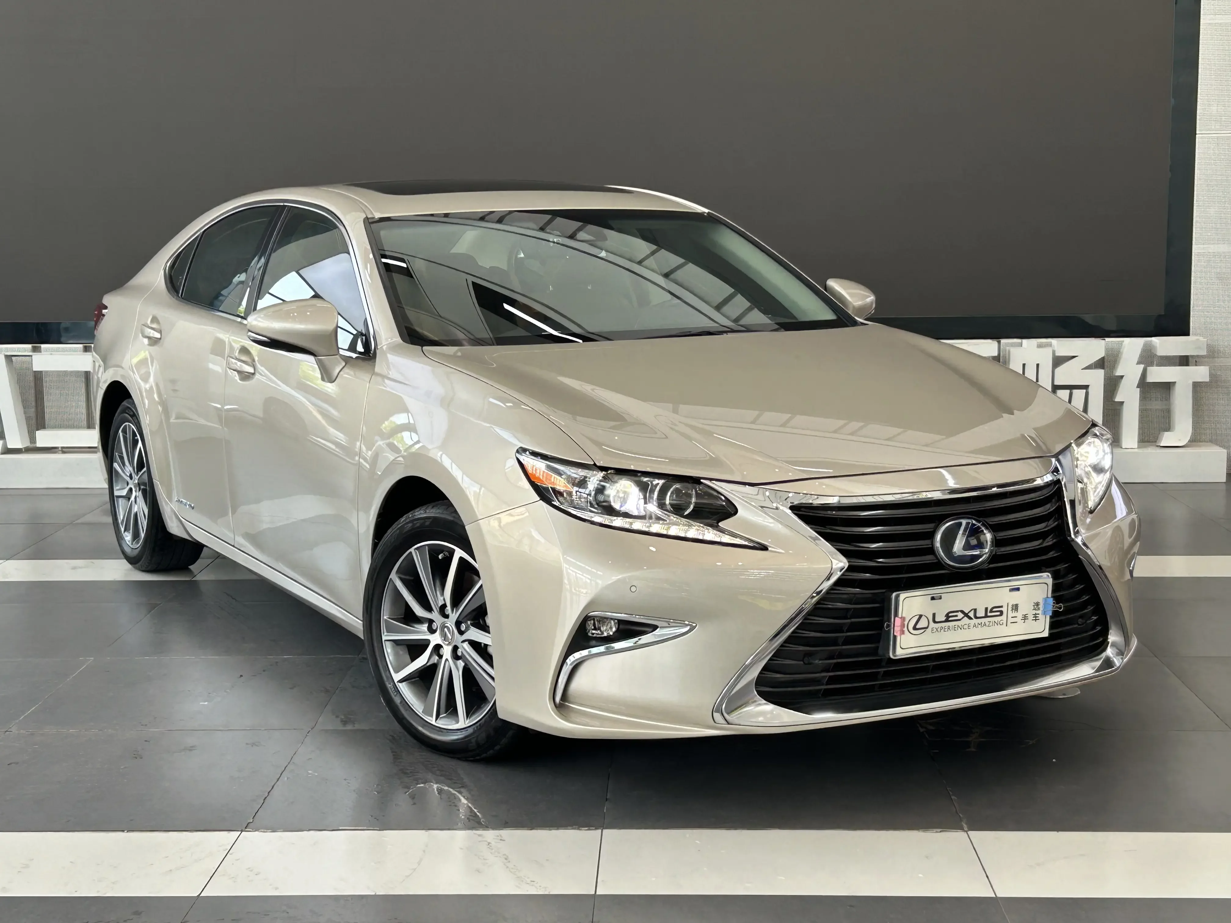 Lexus ES