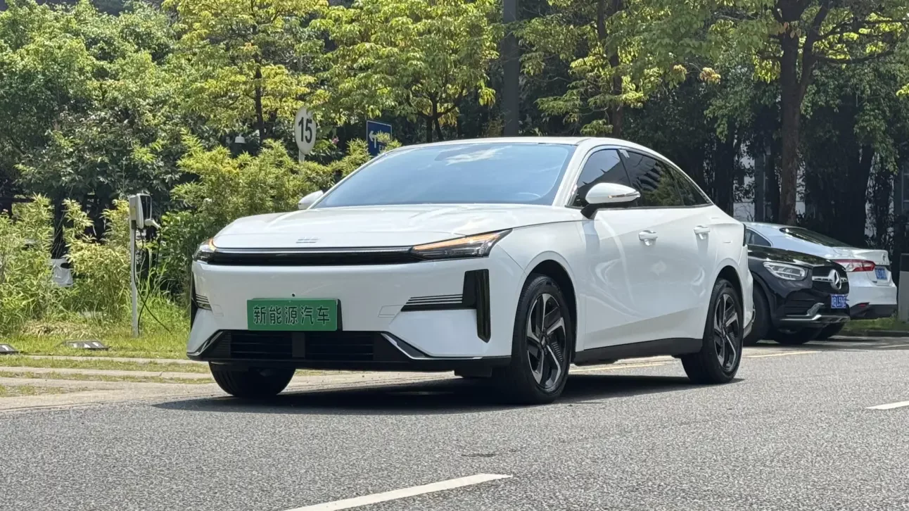 Geely Galaxy L6