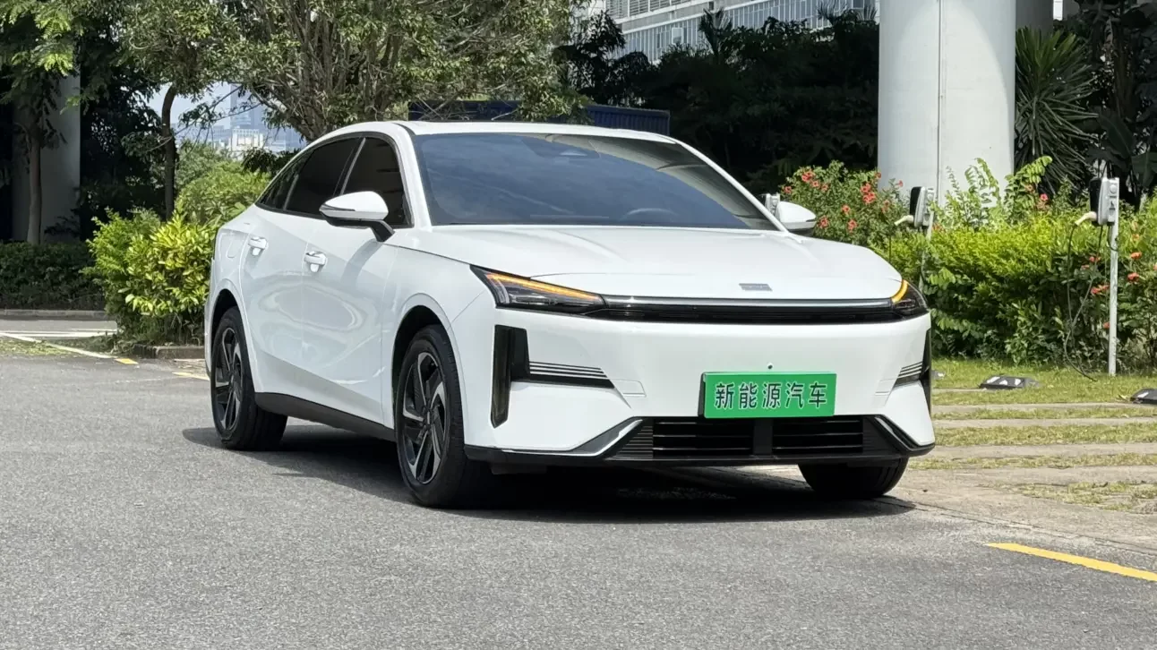 Geely Galaxy L6