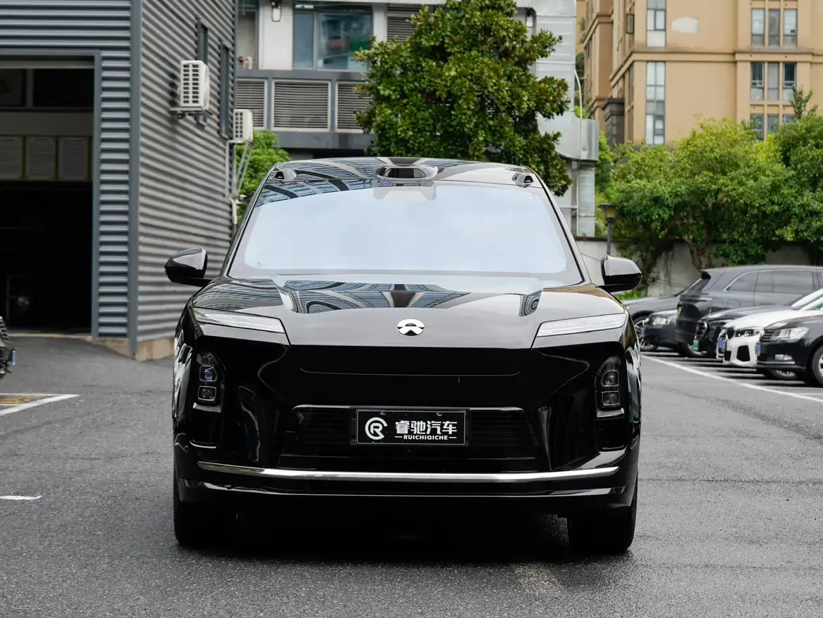 NIO ES8
