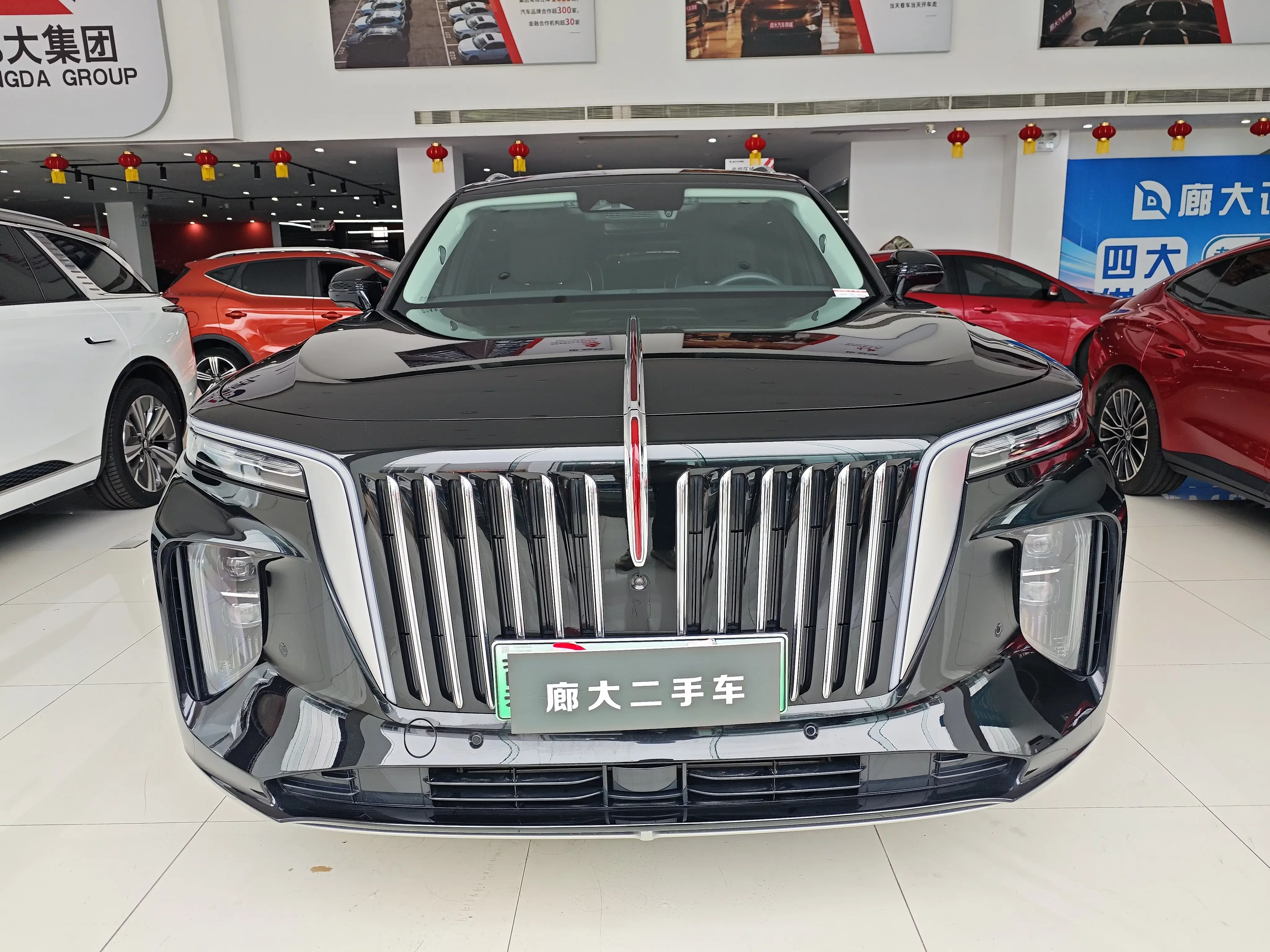 Hongqi E-HS9