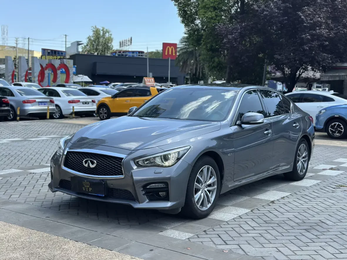 Infiniti Q50L