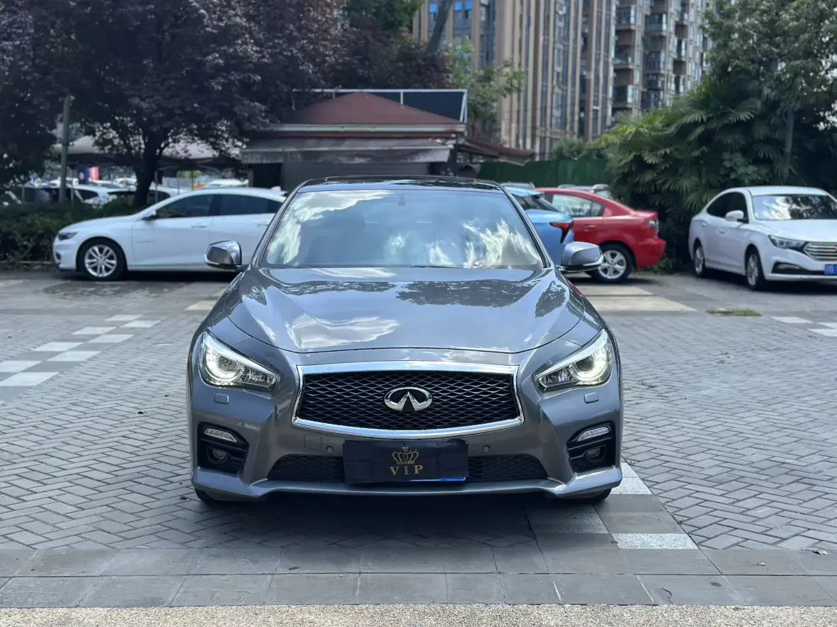 Infiniti Q50L