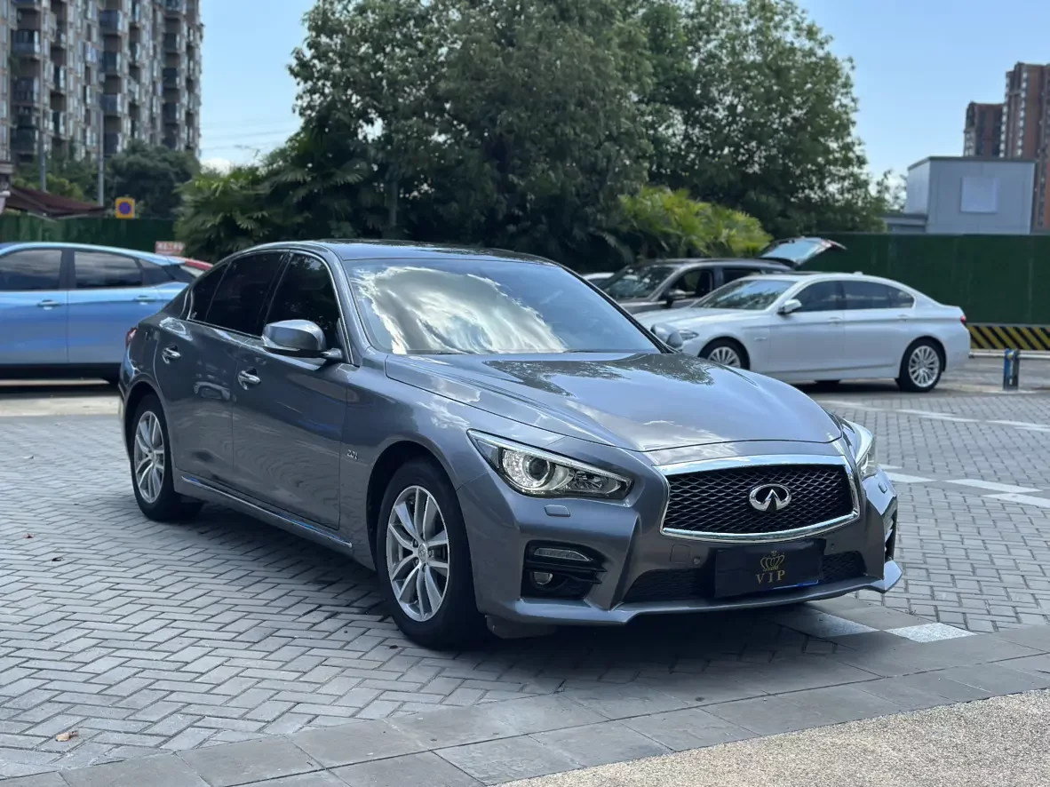 Infiniti Q50L