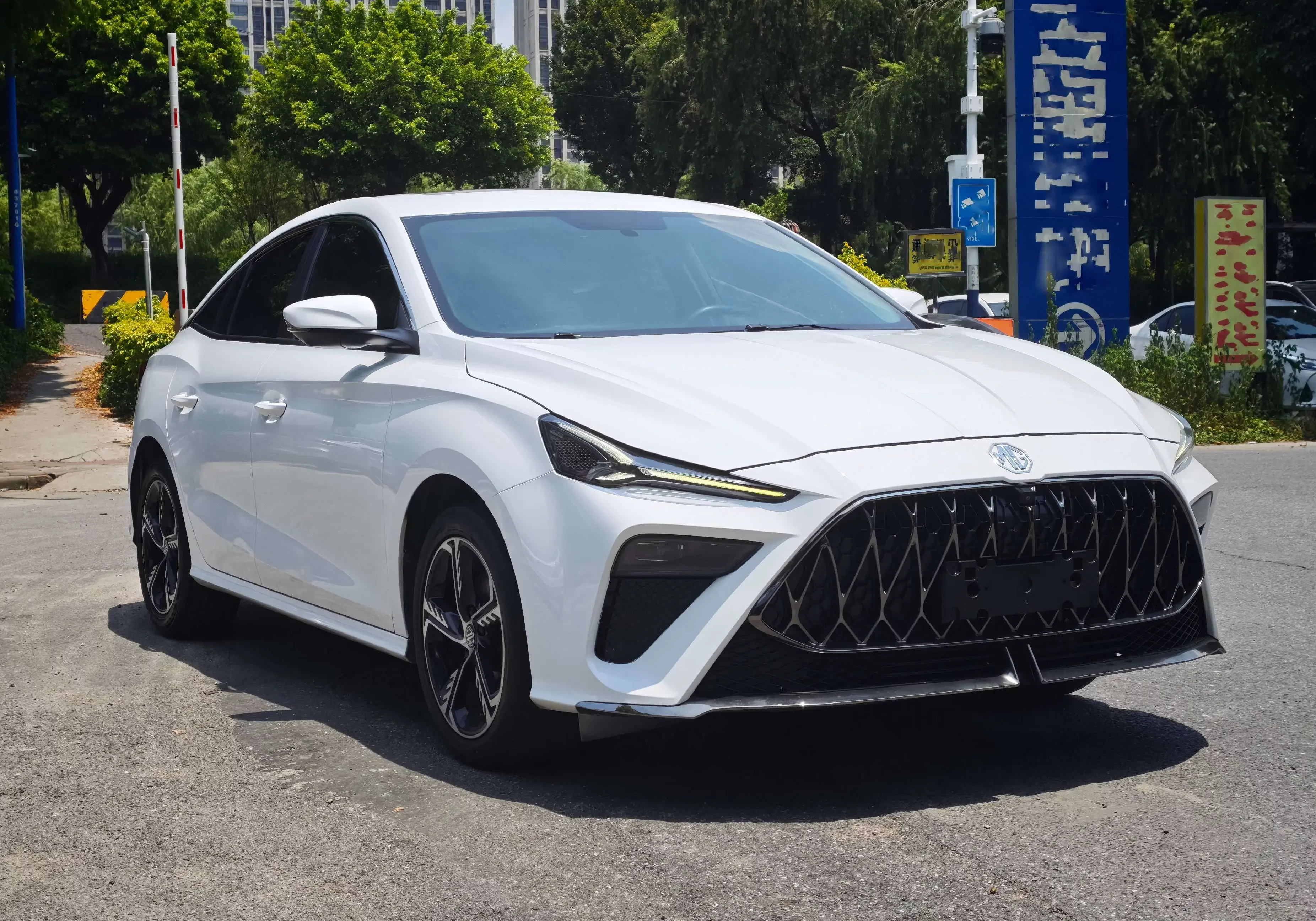 MG 5 Scorpio