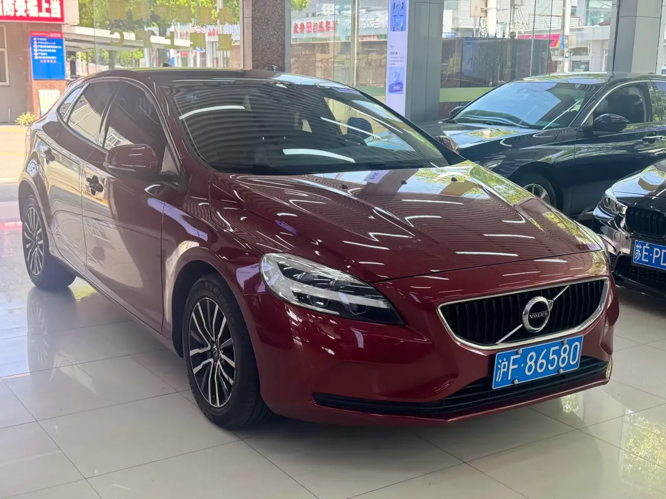 Volvo V40