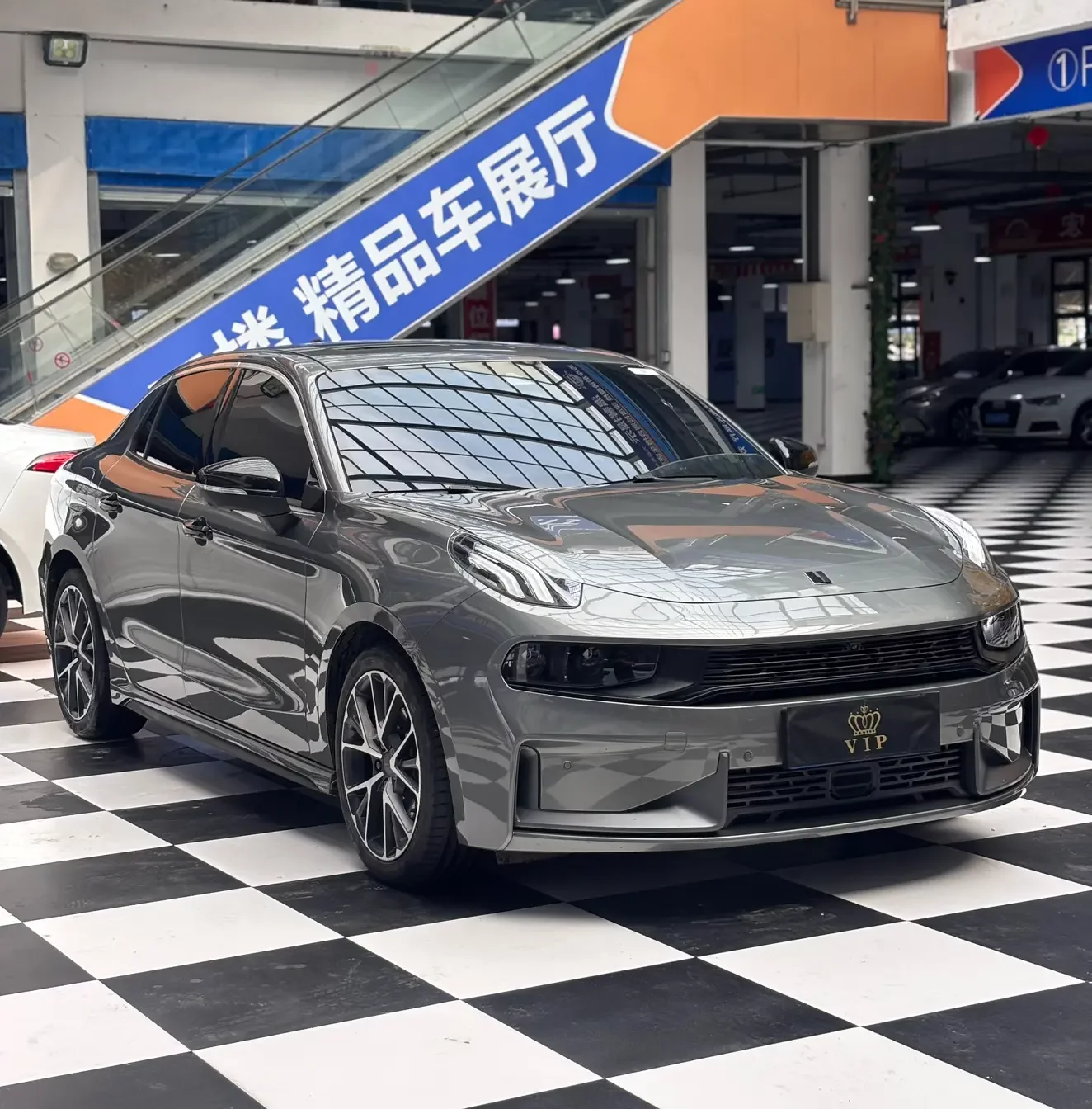 Lynk & Co 03