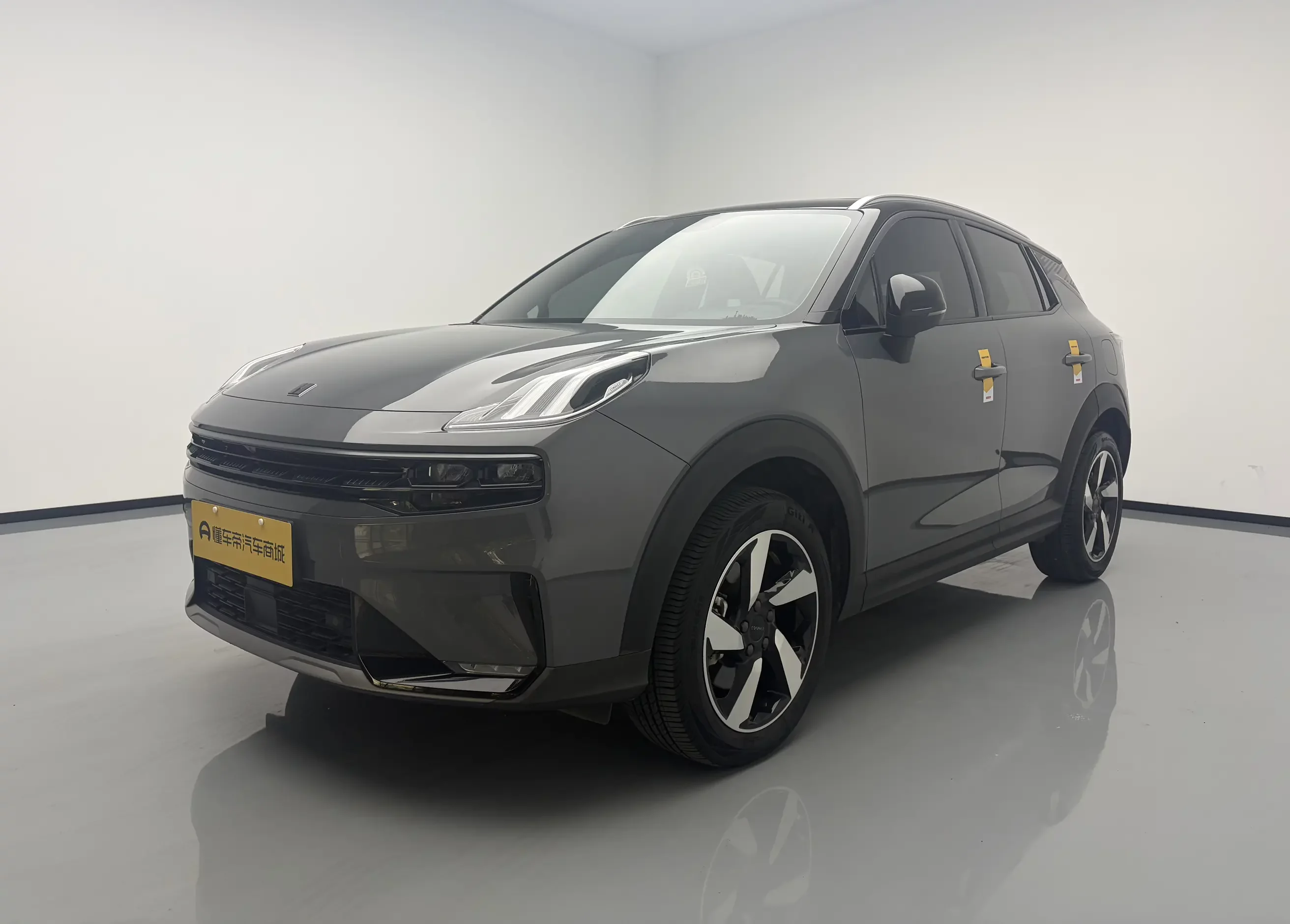 Lynk & Co 06