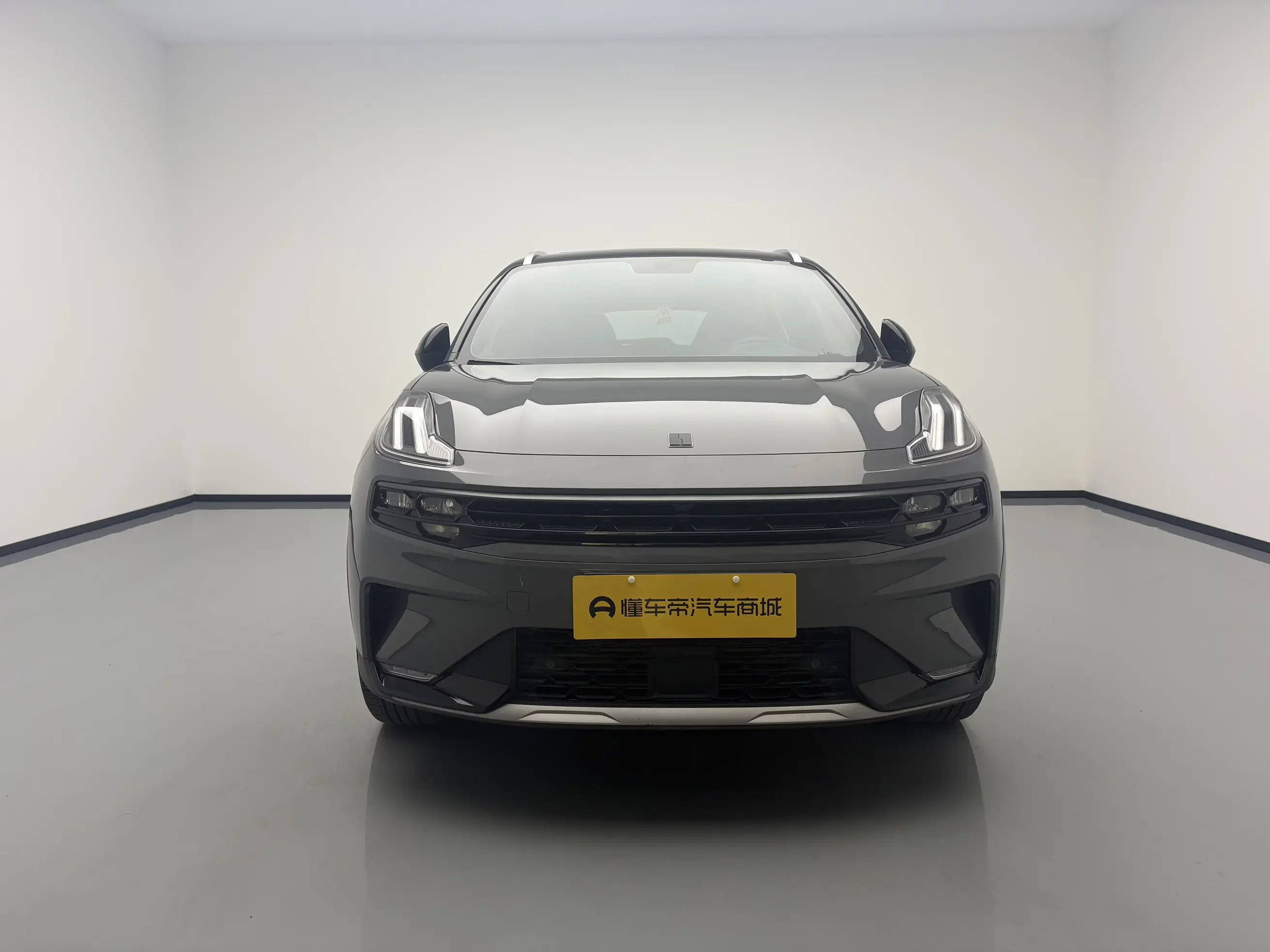 Lynk & Co 06