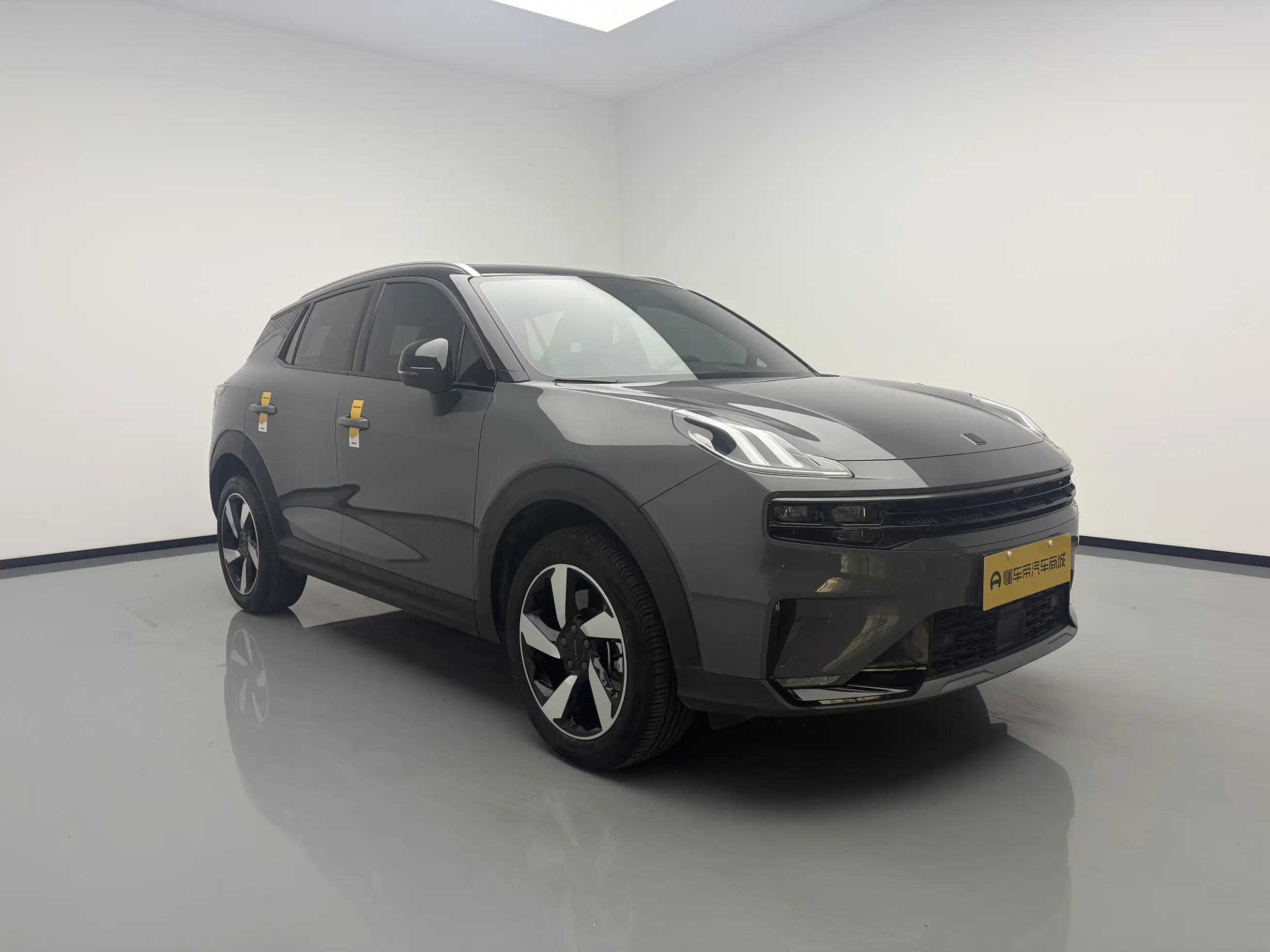 Lynk & Co 06