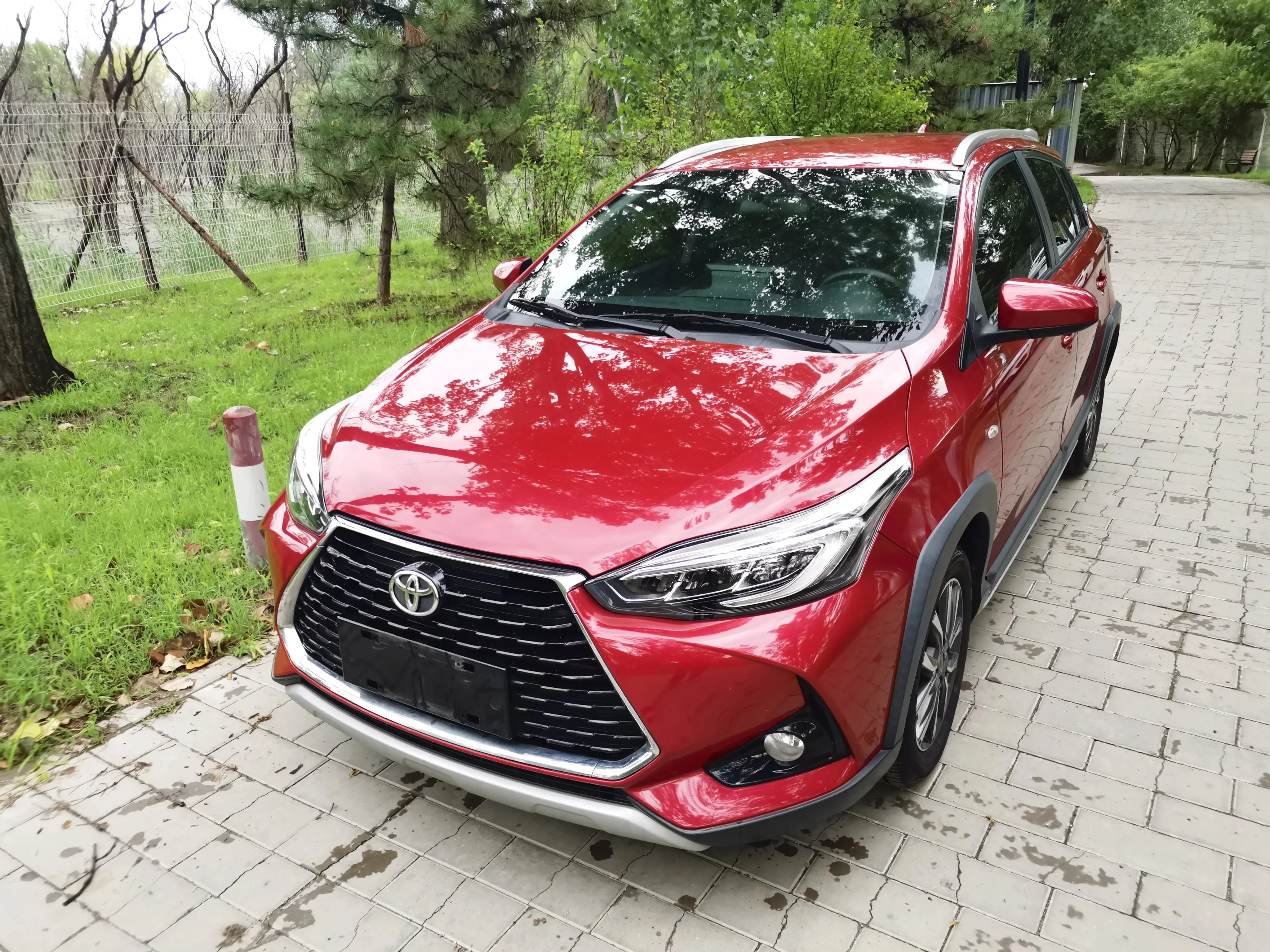 Toyota Yaris L