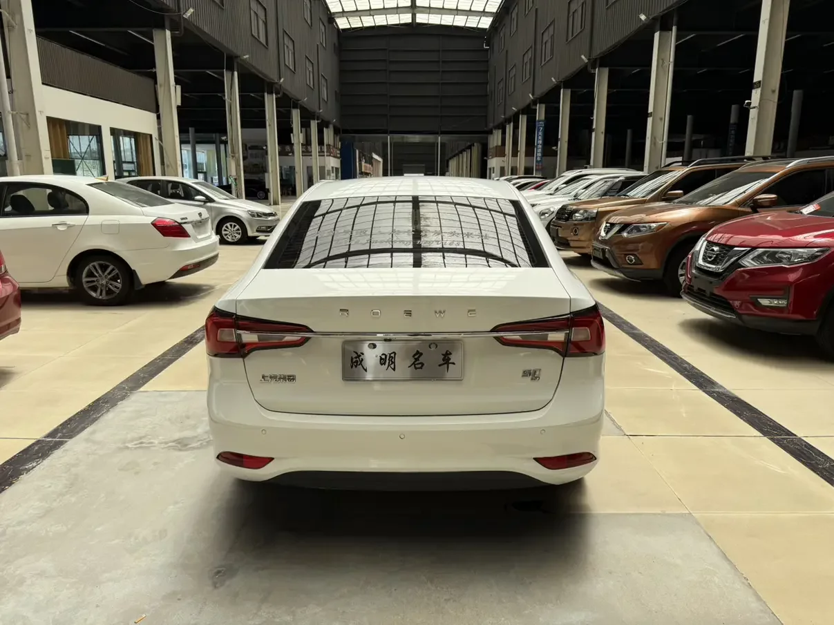 Roewe i5