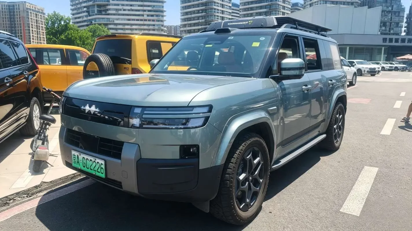 BYD Leopard Titanium 7 PHEV