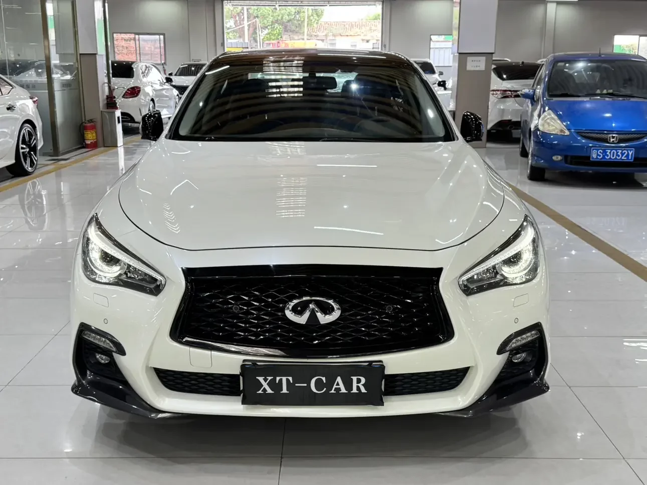 Infiniti Q50L