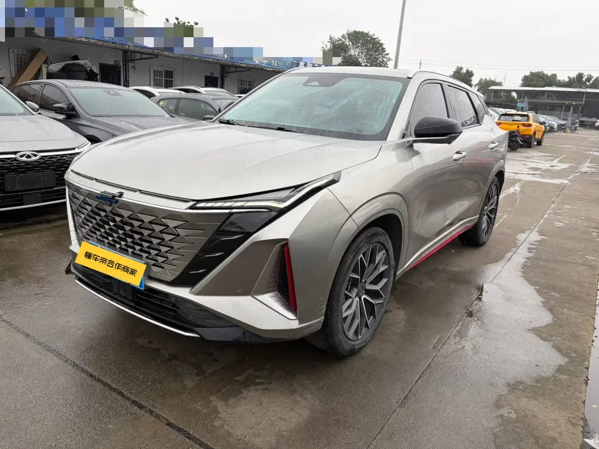 Oshan Changan Auchan Z6