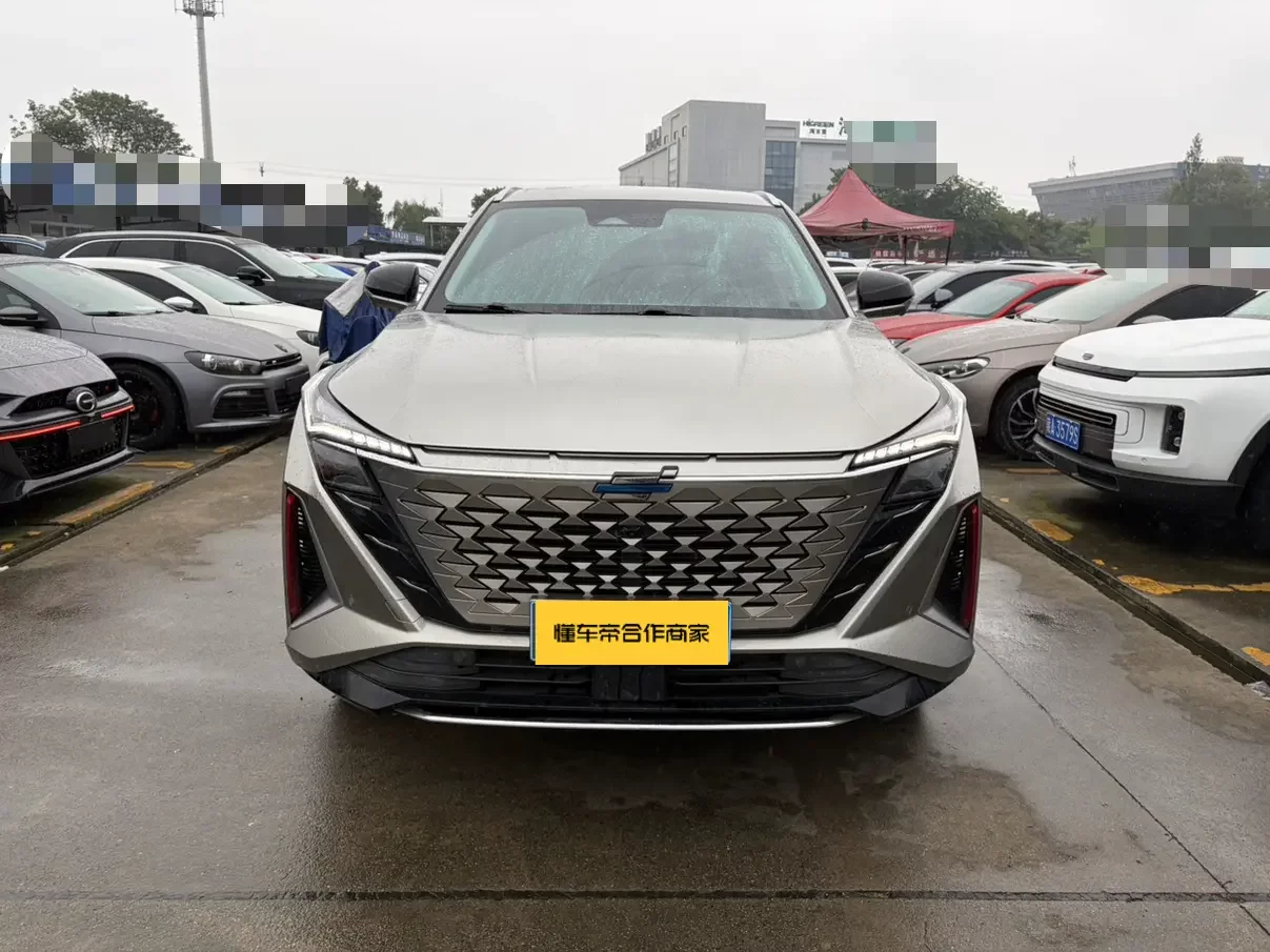 Oshan Changan Auchan Z6