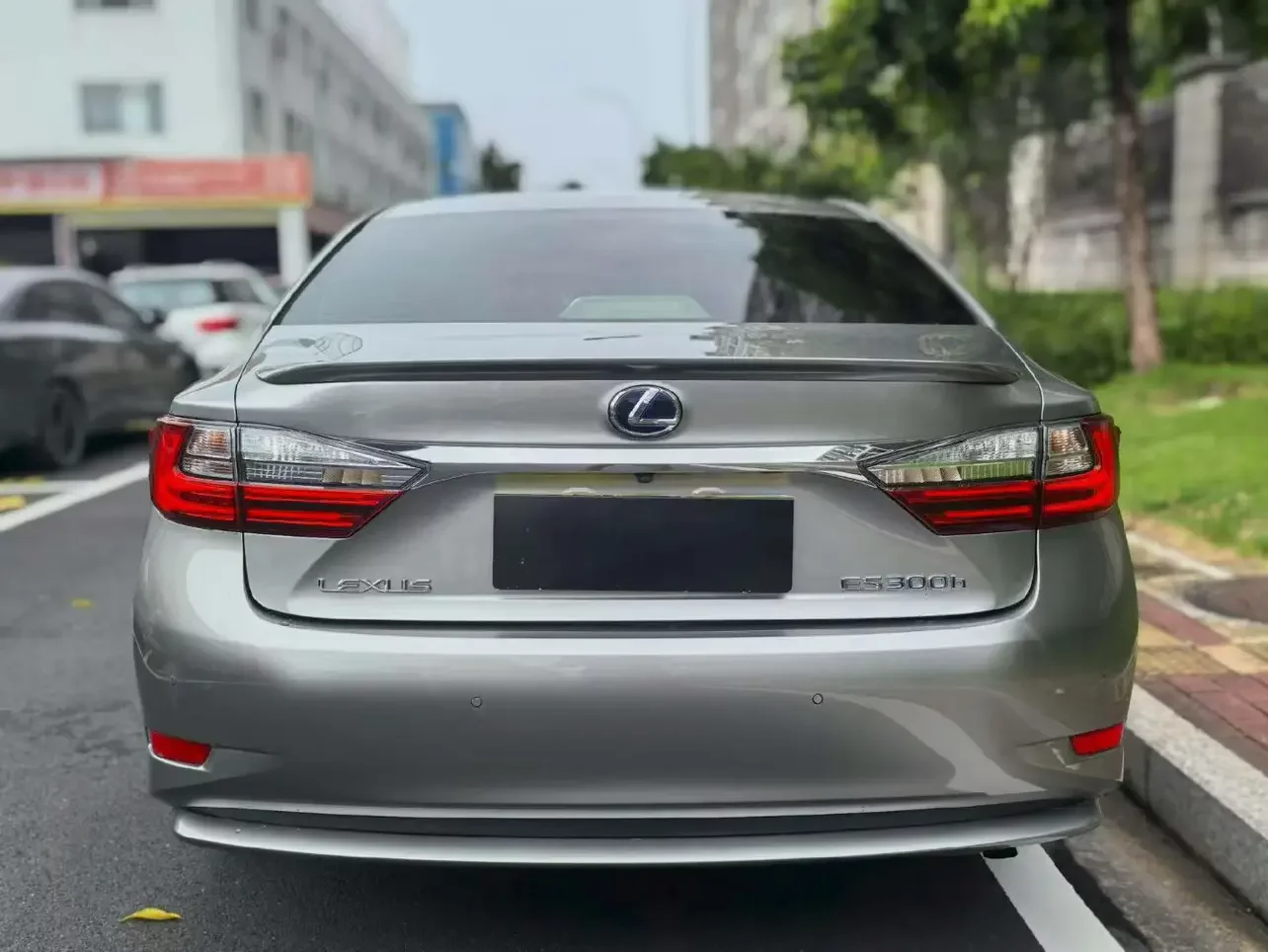 Lexus ES