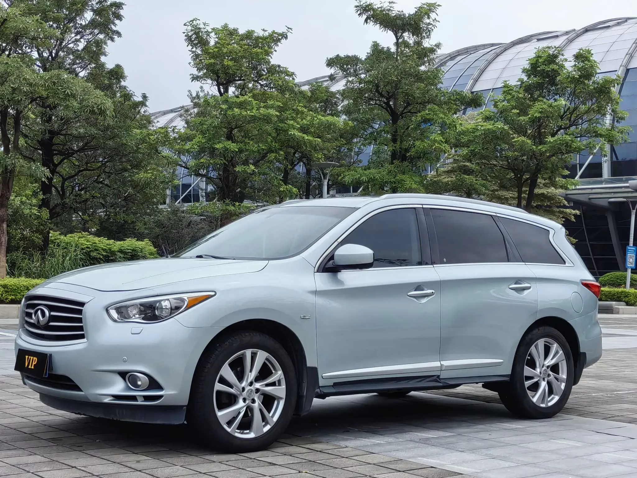 Infiniti JX