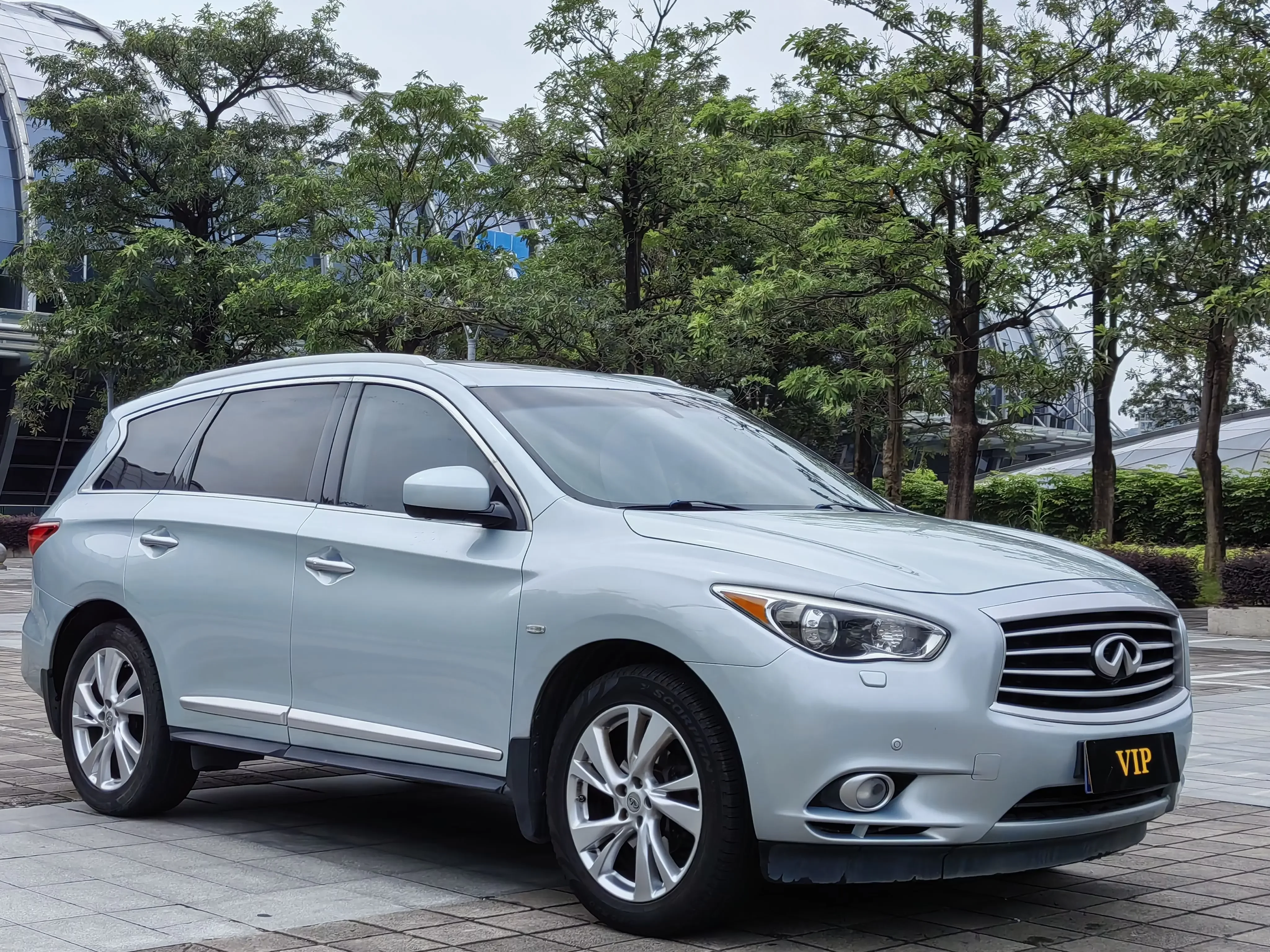 Infiniti JX