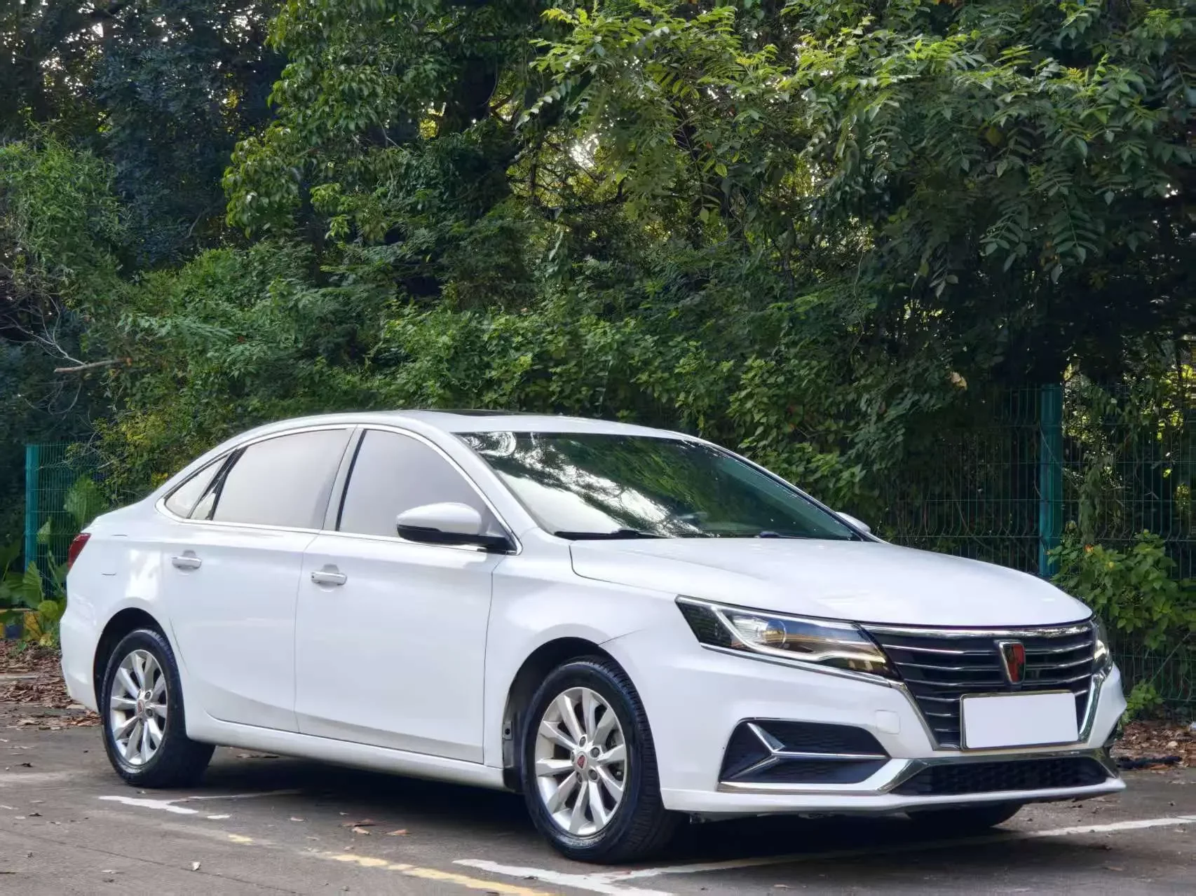 Roewe ei6