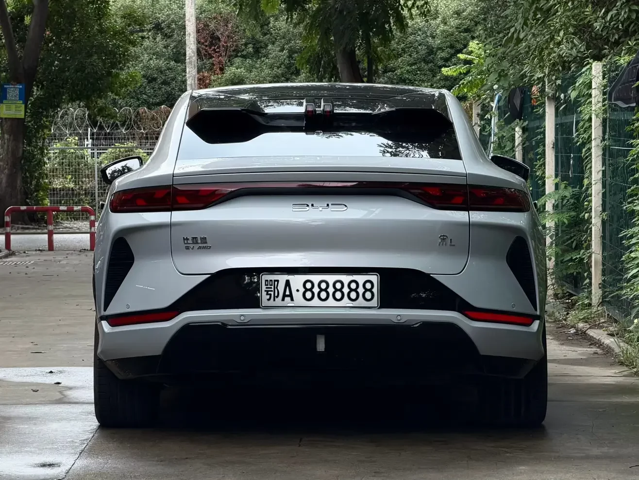 BYD Song L EV