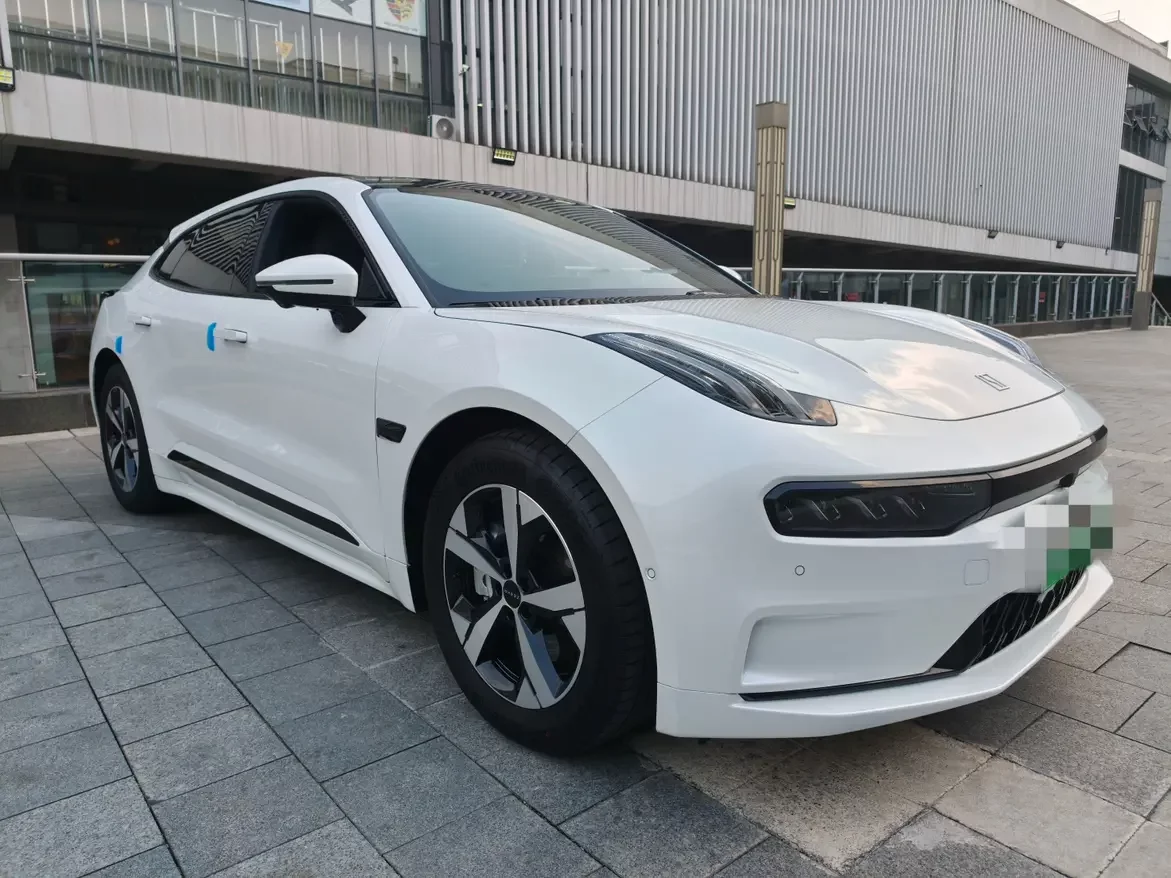 ZEEKR 001