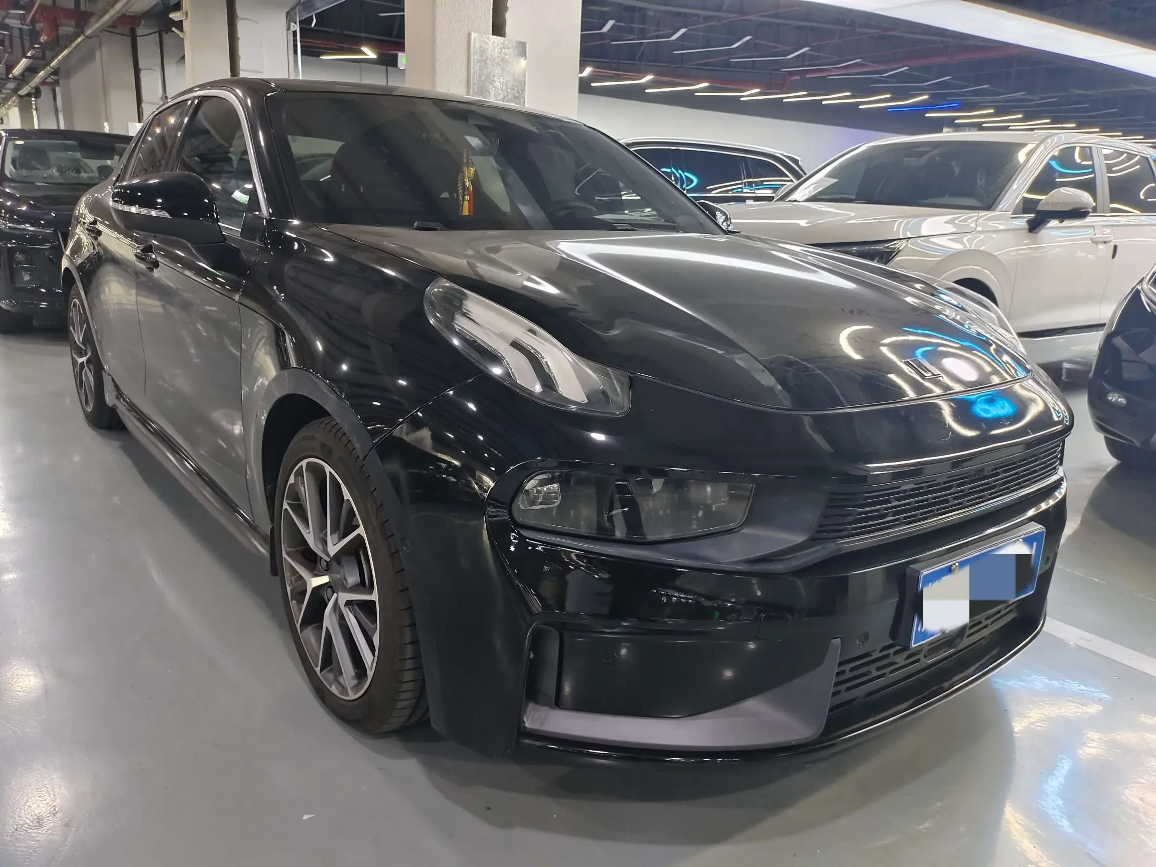 Lynk & Co 03