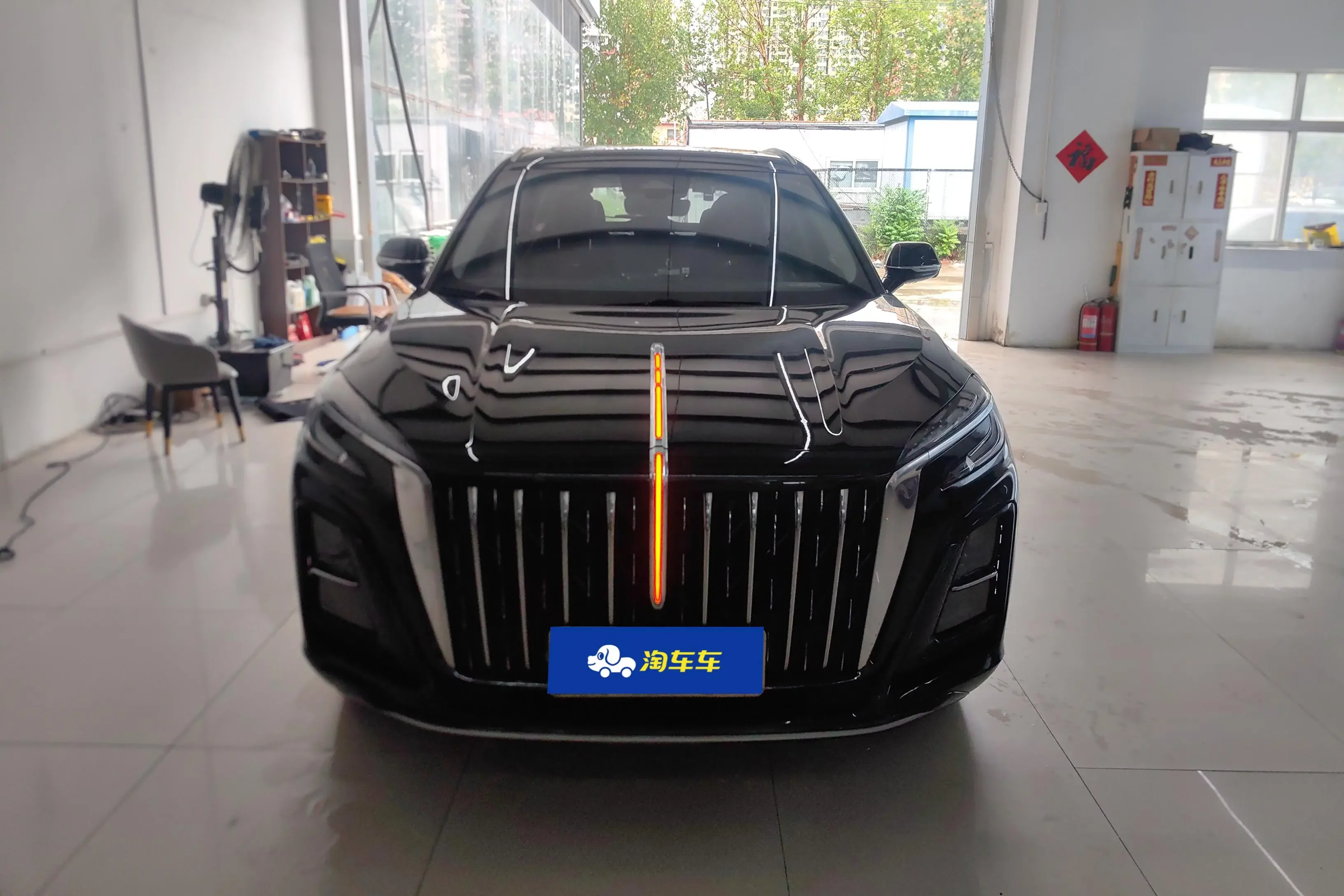 Hongqi HS3