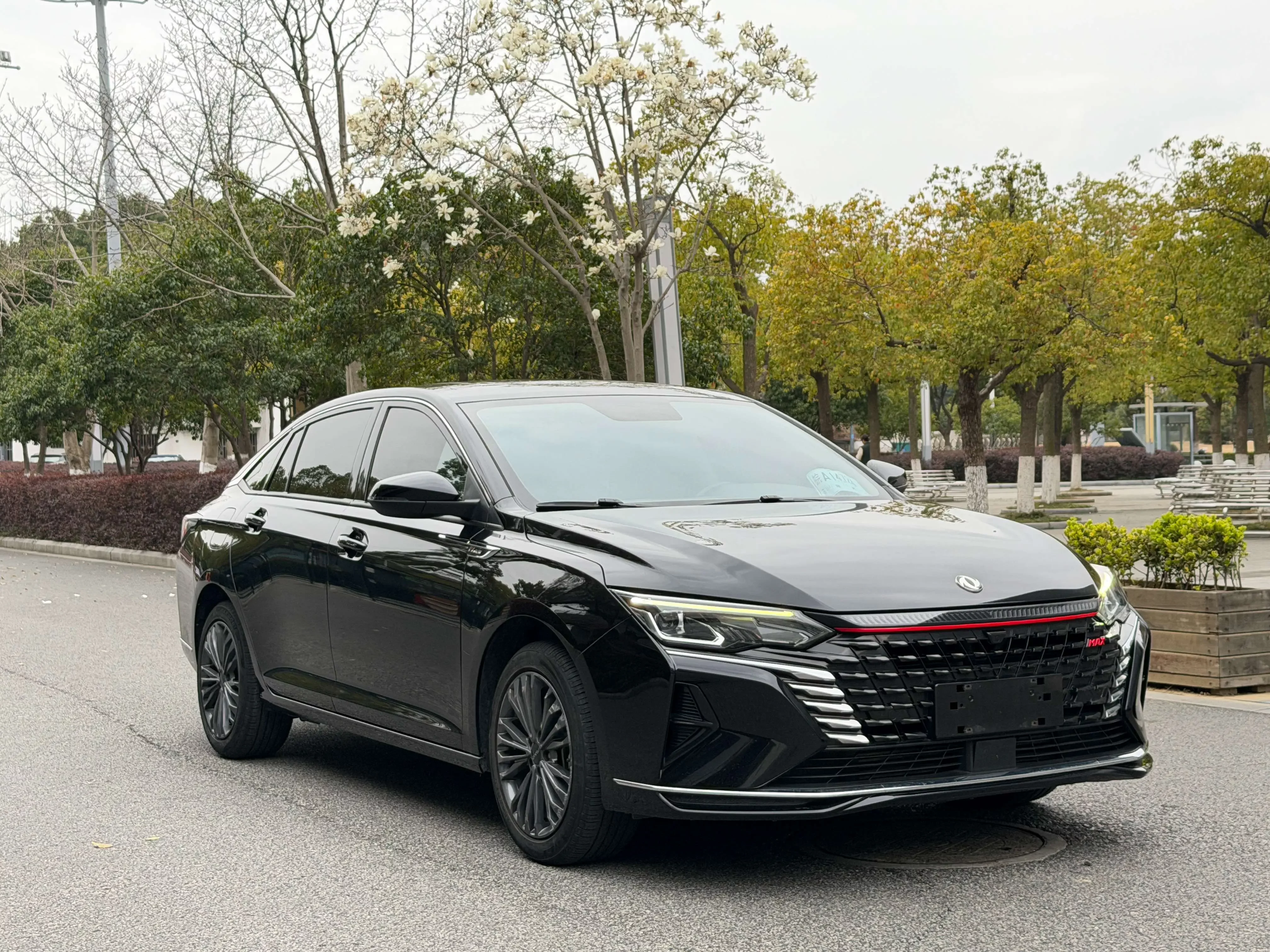 Dongfeng Yixuan MAX