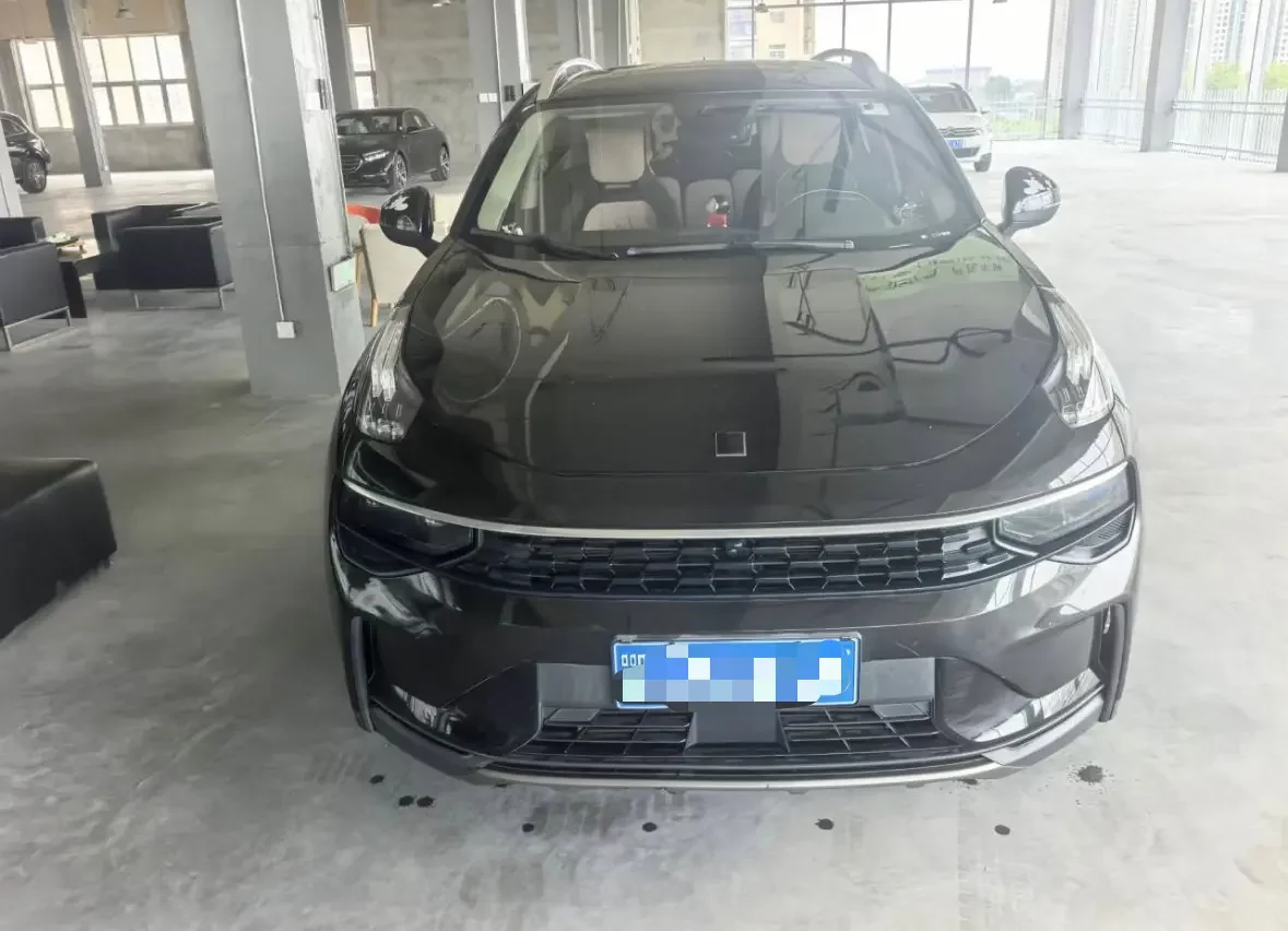 Lynk & Co 01
