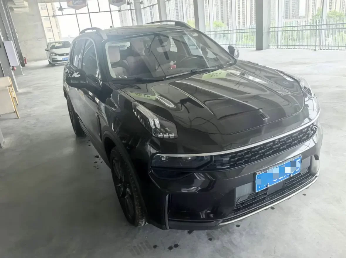 Lynk & Co 01