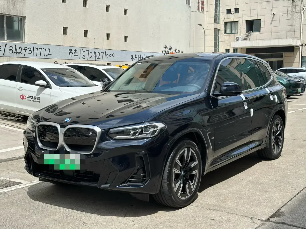 BMW iX3