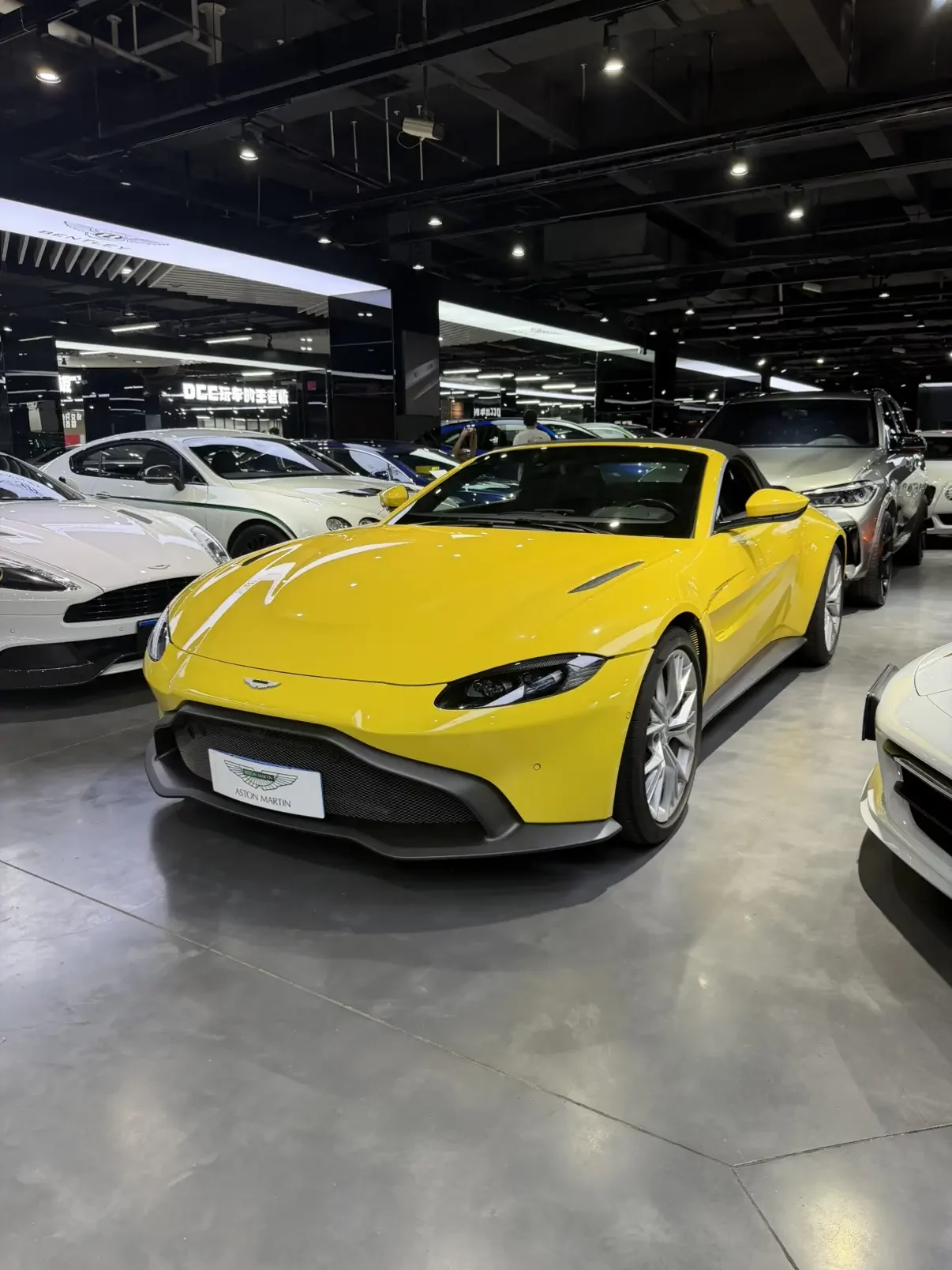 Aston Martin Vantage