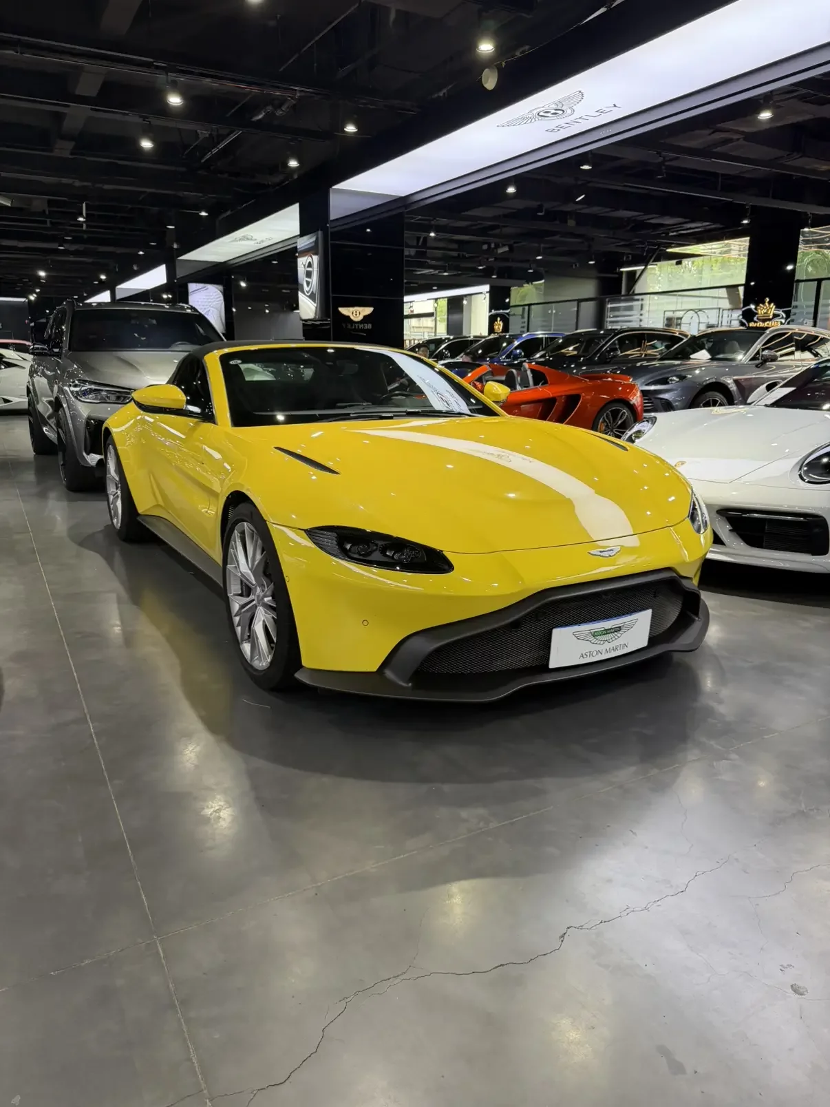 Aston Martin Vantage