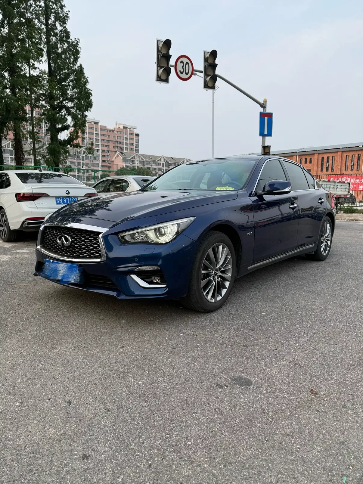 Infiniti Q50L
